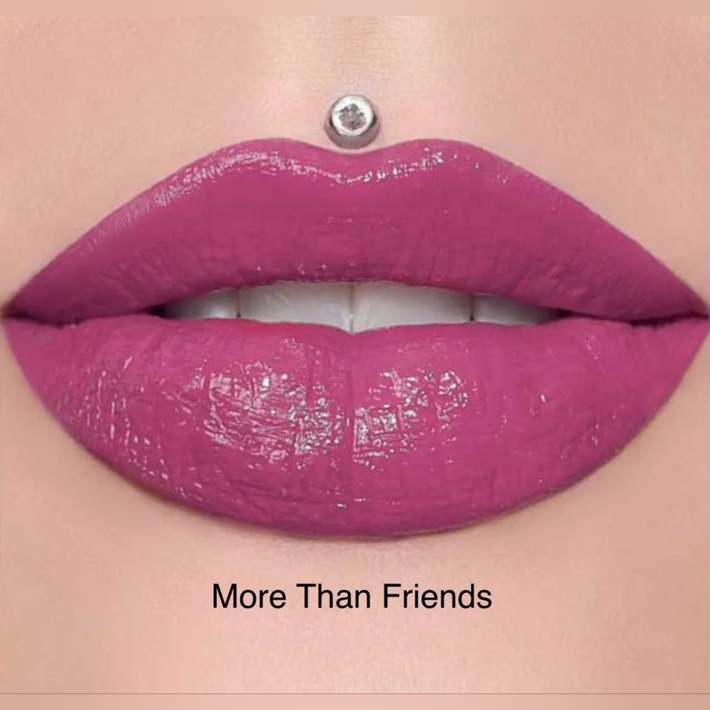 💜 More Than Friends- supreme lip gloss - Jeffree Star
